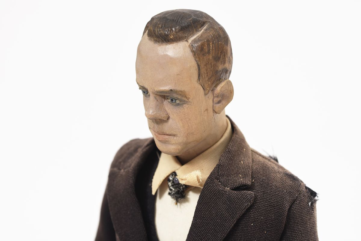 Wooden-Doll-1947_detail1