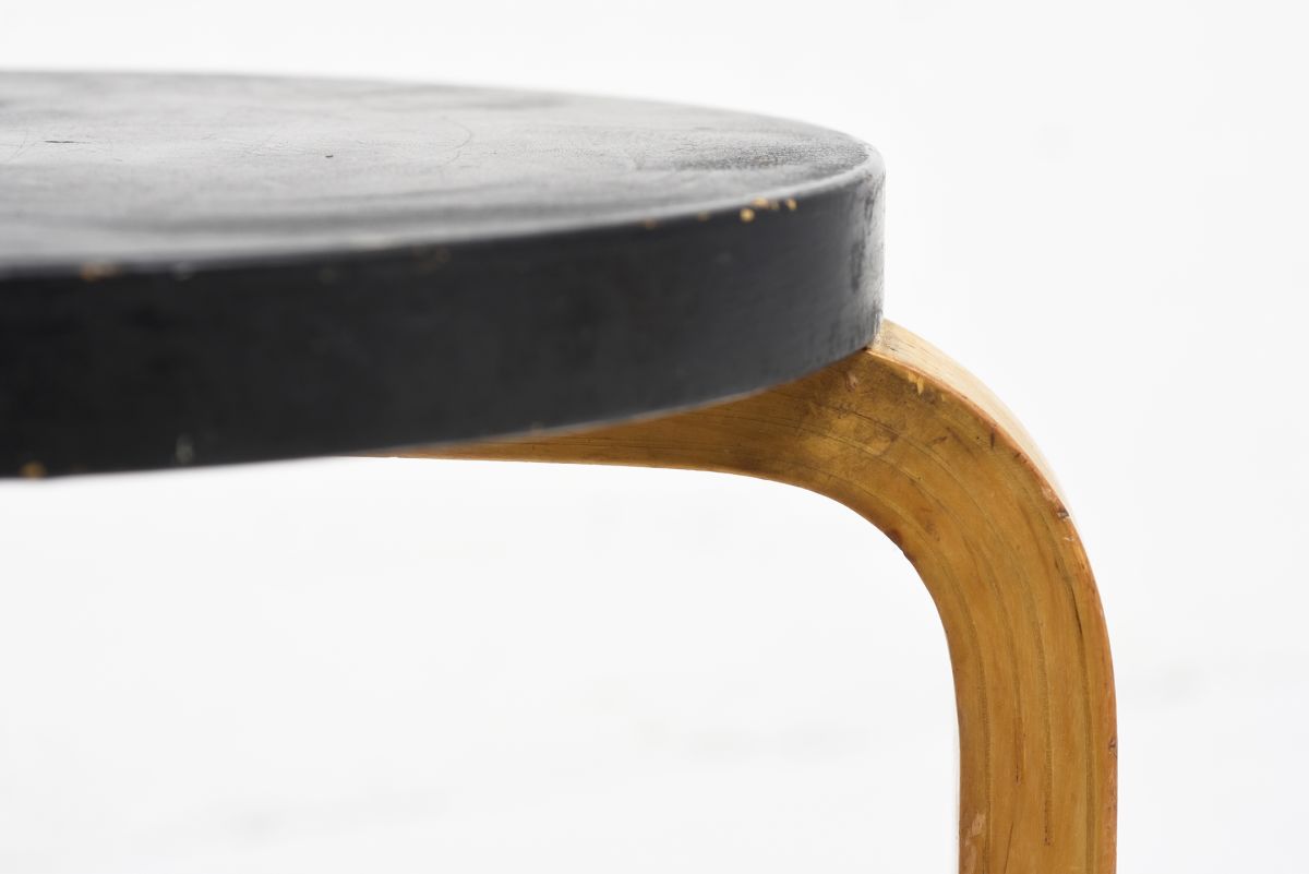 Aalto Alvar Stool60 black x birch 2 1930 01