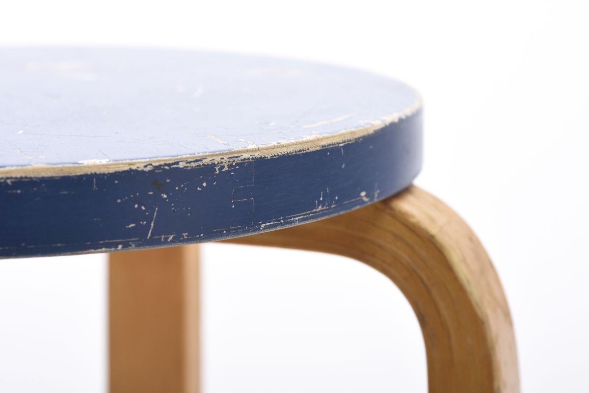 Aalto Alvar stool E60 blue paint 02