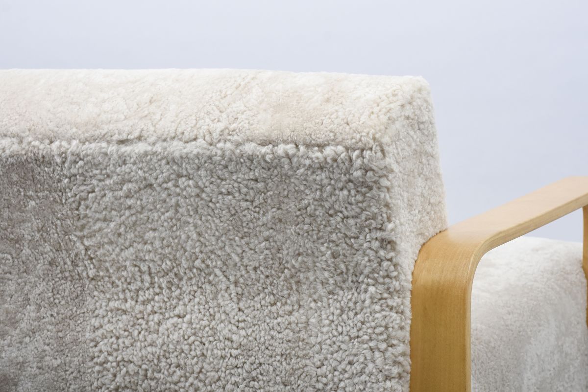 Aalto Alvar Sofa model 544 sheep skin 03