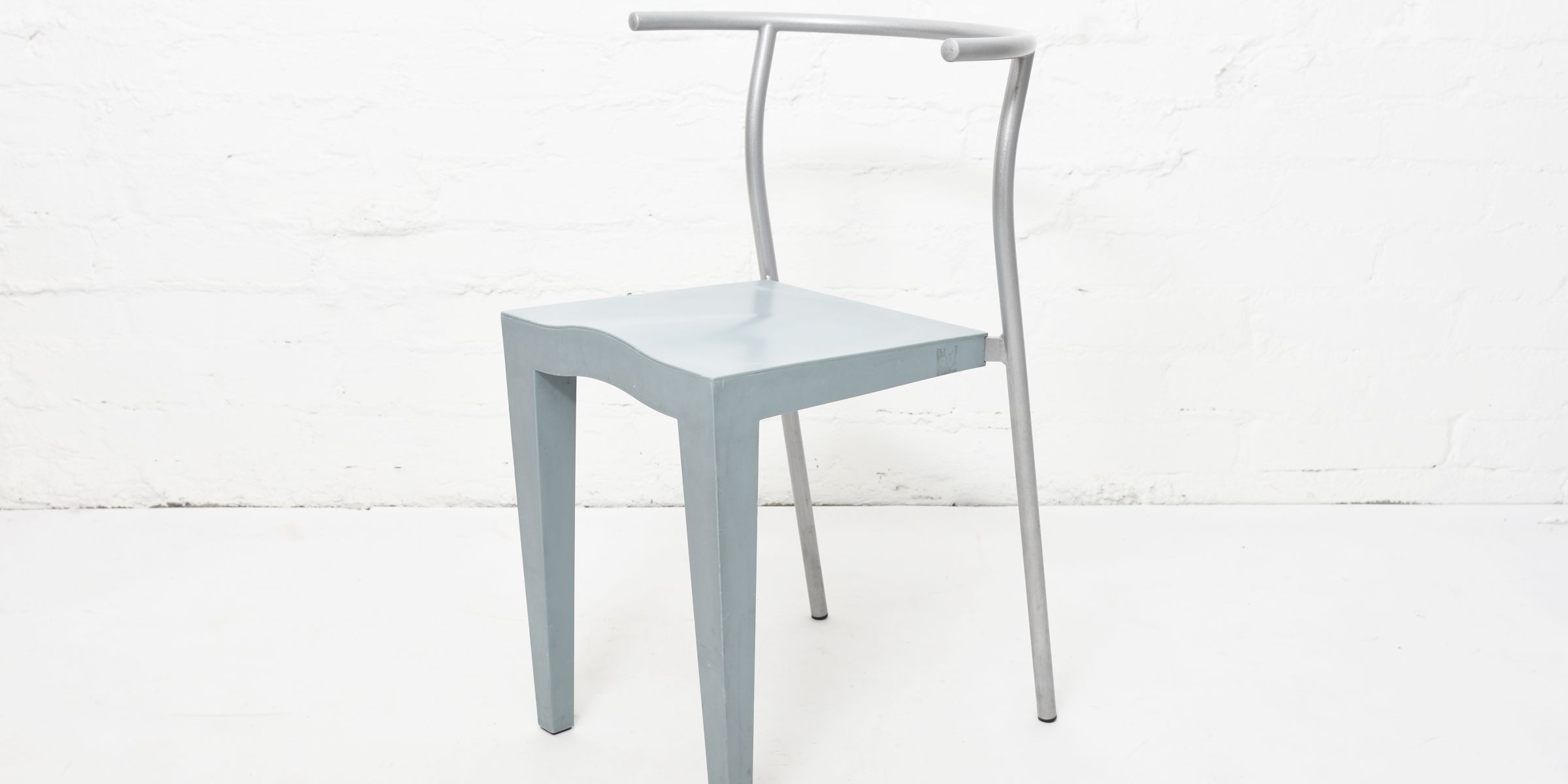 Stark-Philip-Dr-glob-chair.jpg