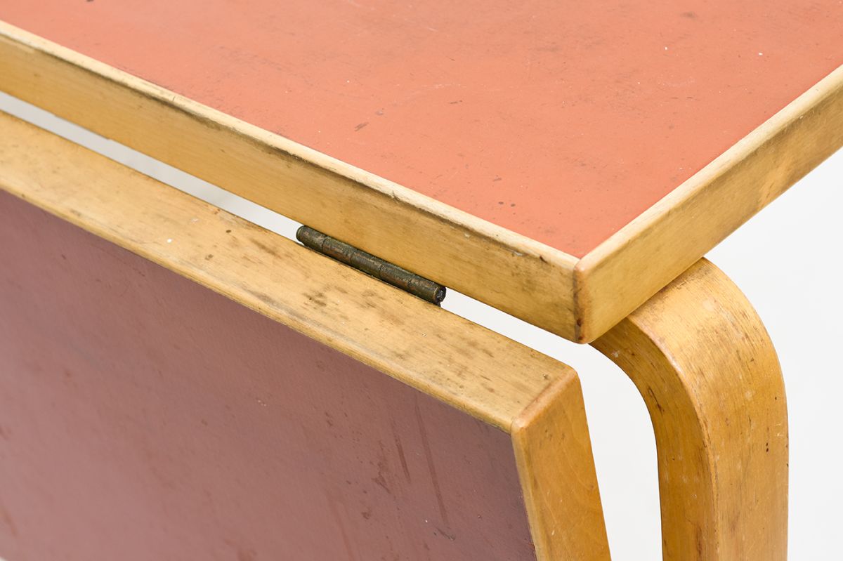 Aalto-Alvar-Drop-Leaf-Table-Red-Linoleum_detail8