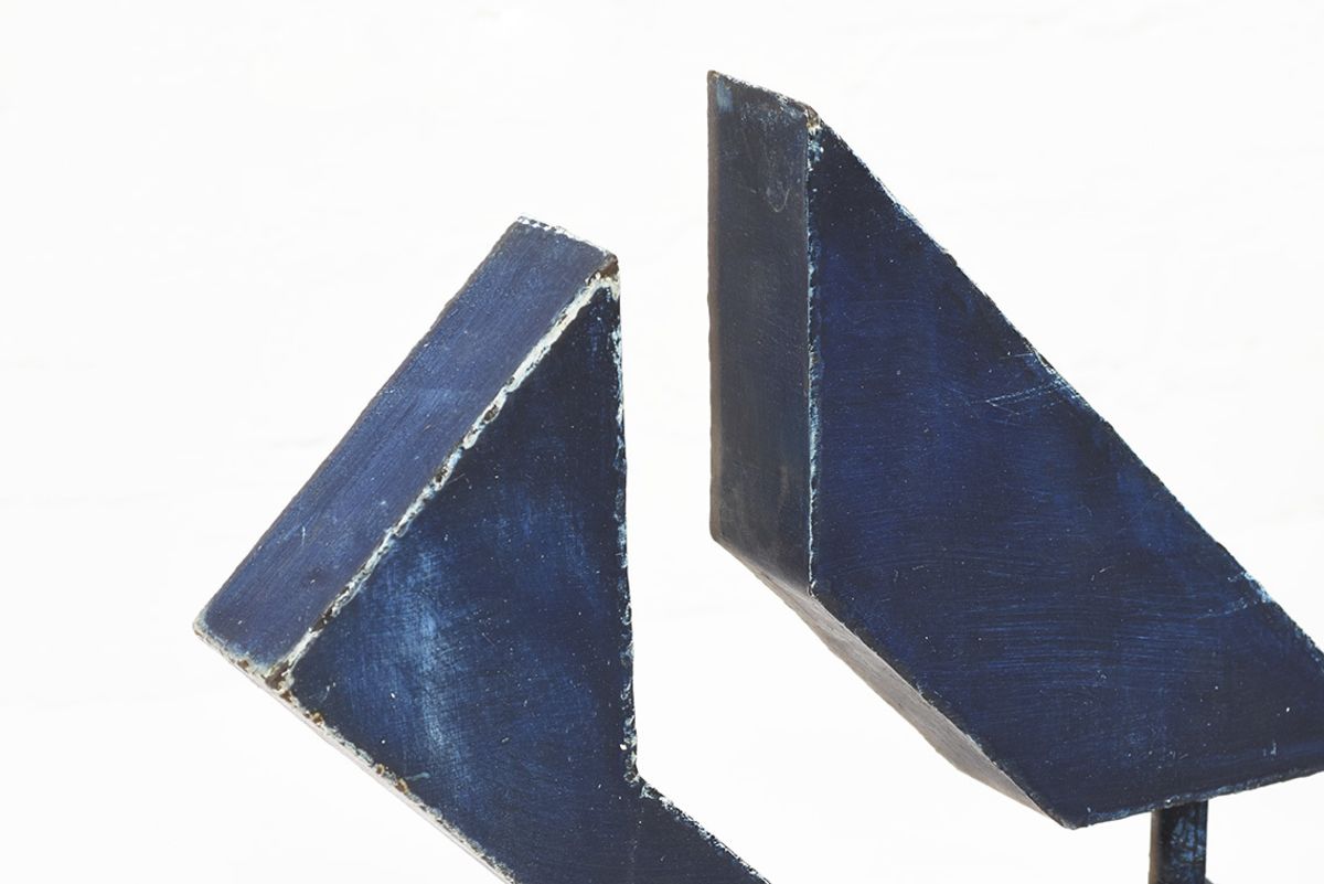 Brutalist-Blue-Sculpture-details4