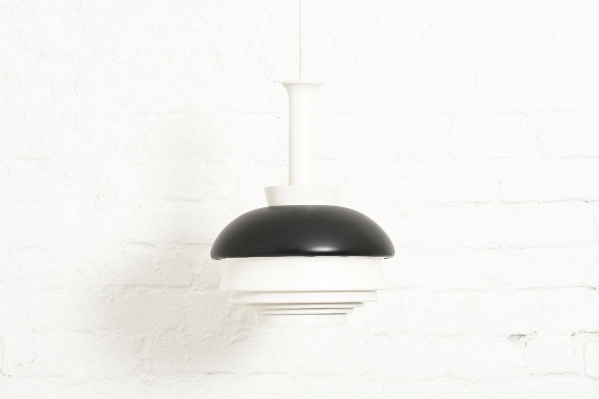 Aalto-Alvar-A335B-Pendant-Light-Black-White
