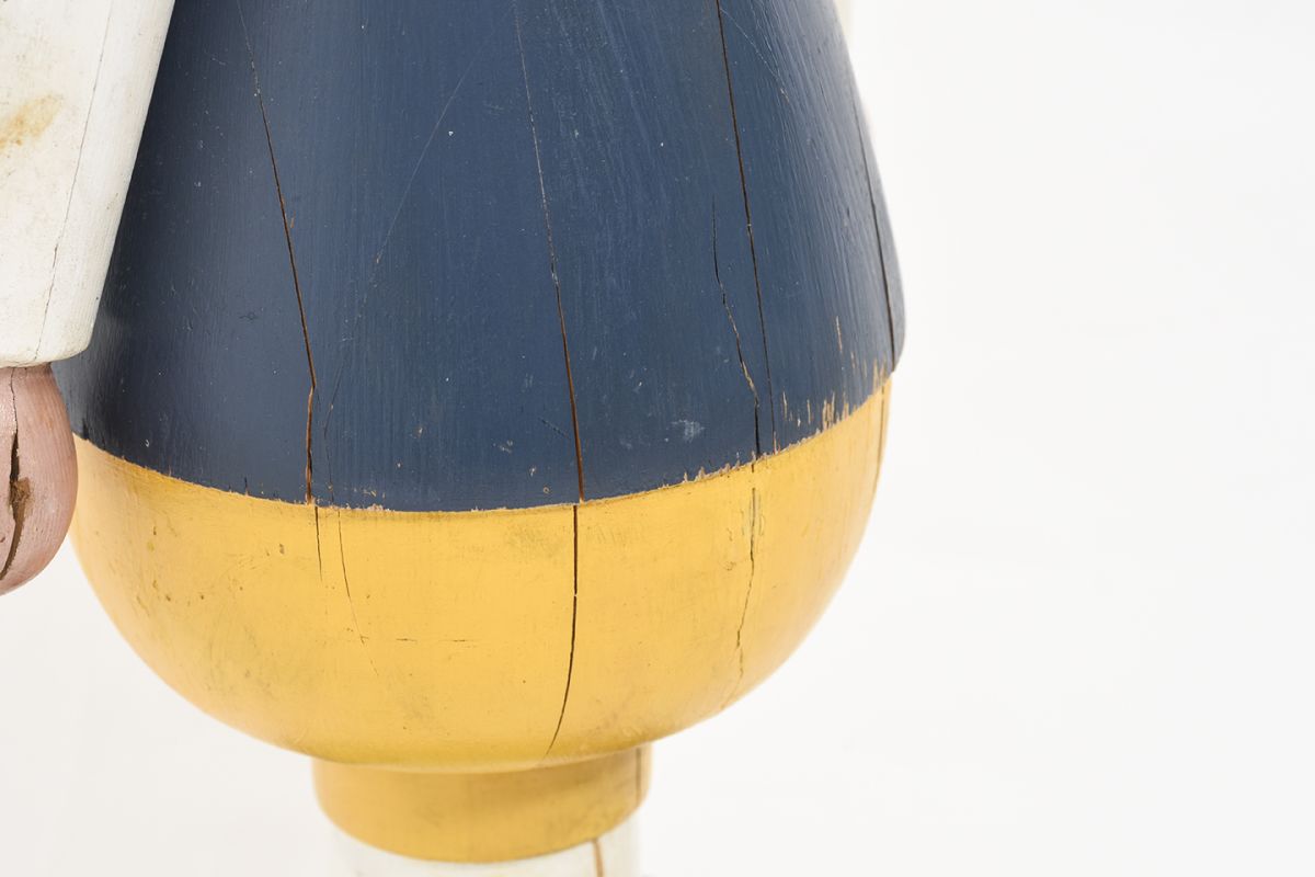 Anonymous-Wooden-Doll-With-Hat_detail7