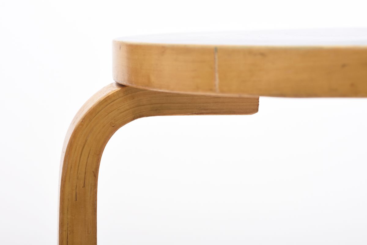 Aalto Alvar Stool 60 blue rino 04