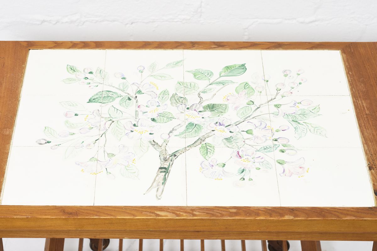 Anoynmous-Tea-Trolley-with-Flower-Paint_detail3