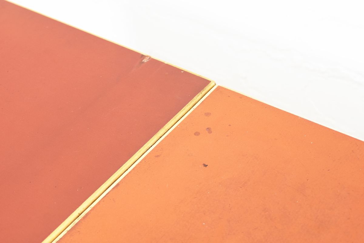 Aalto-Alvar-Drop-Leaf-Table-Red-Linoleum_detail4