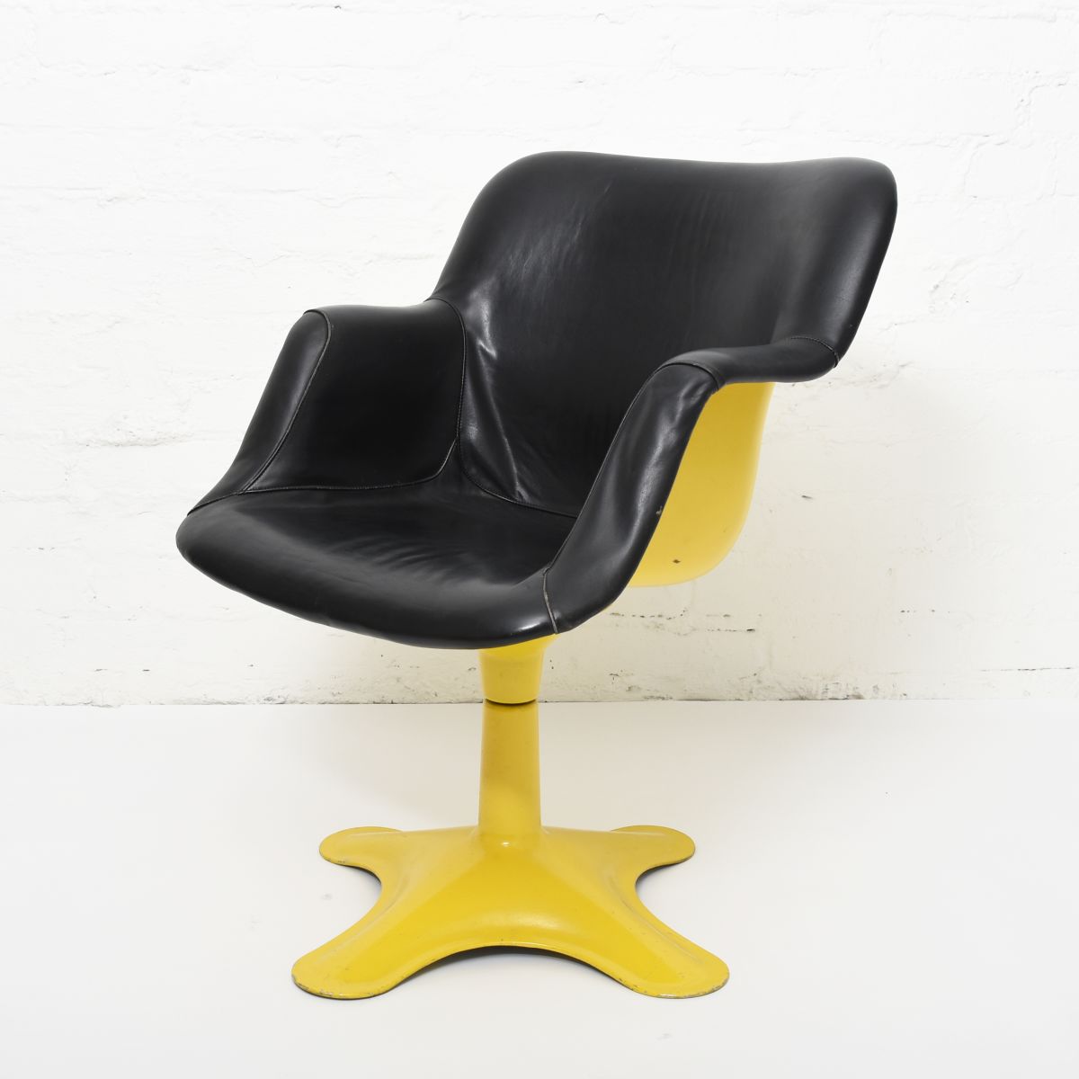 Kukkapuro Yrjö Junior armchair 417 A
