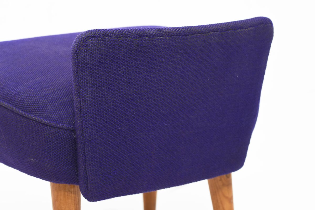 Anonymous Kids desk and chair 11
