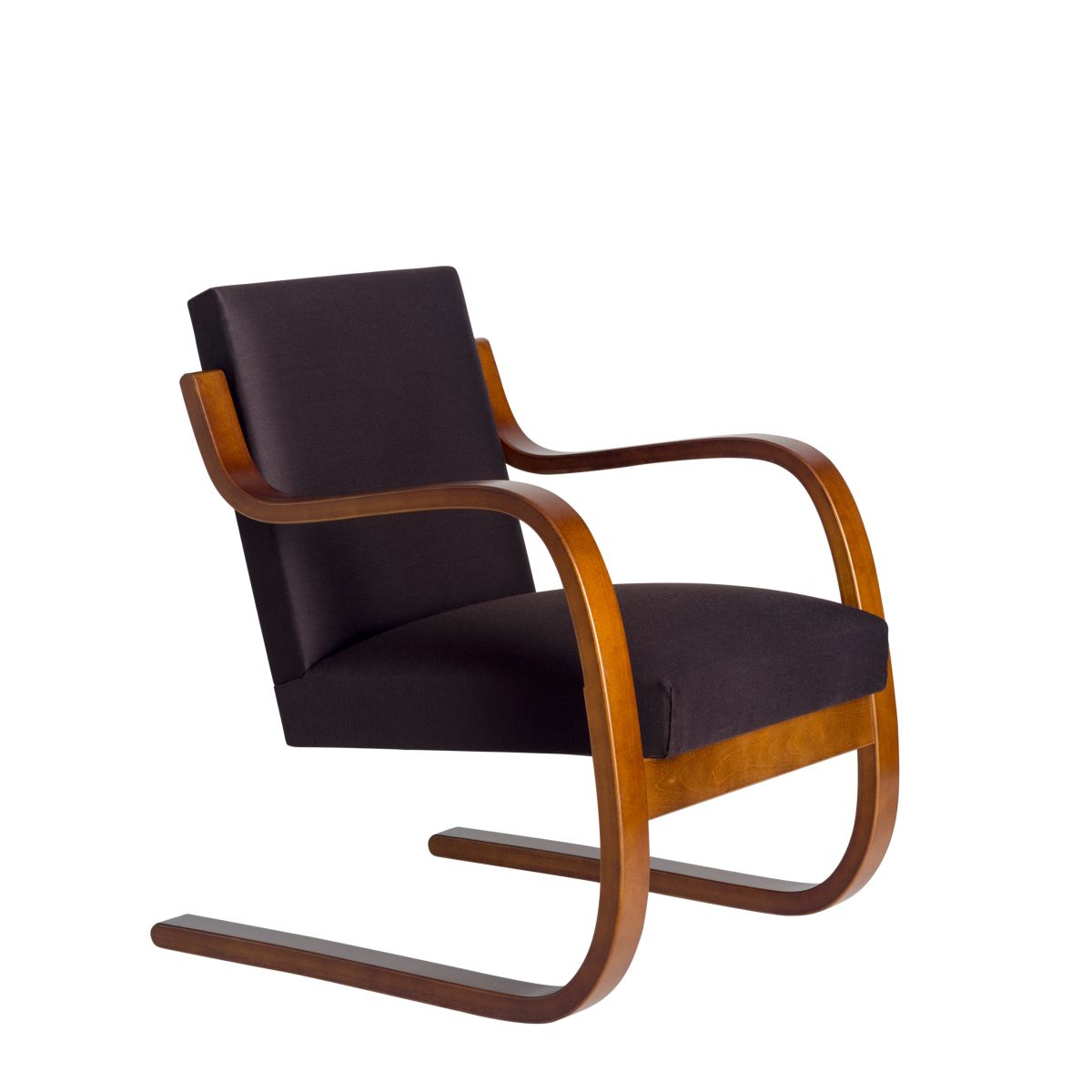 Armchair 402 HJ walnut stain_WEB