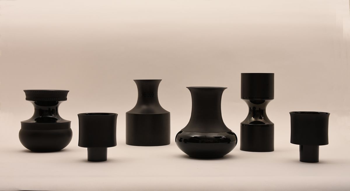 Tapio-Wirkkala_02-Black-Vases