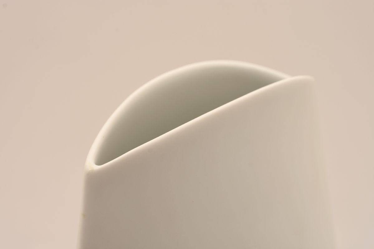 Tapio-Wirkkala_Vase-Ii-2727_Detail-01