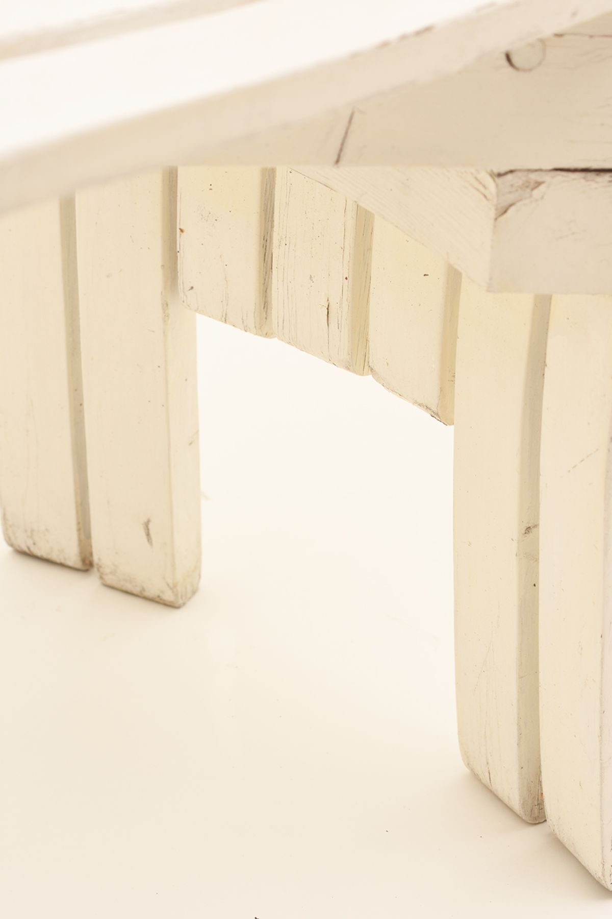 Alvar-Aalto_Sunflower-Garden-Chair-White_Detail-02