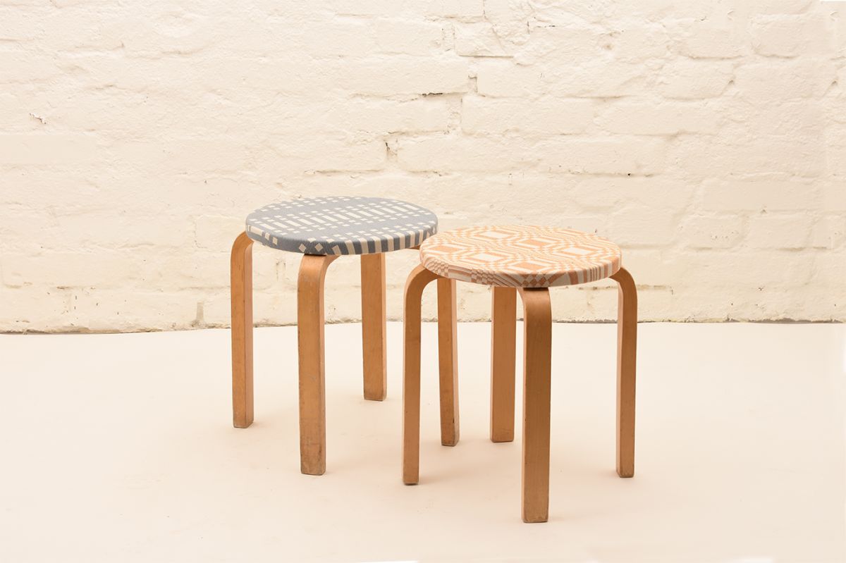 Alvar-Aalto-Johanna-Gullichsen_E60-Stools