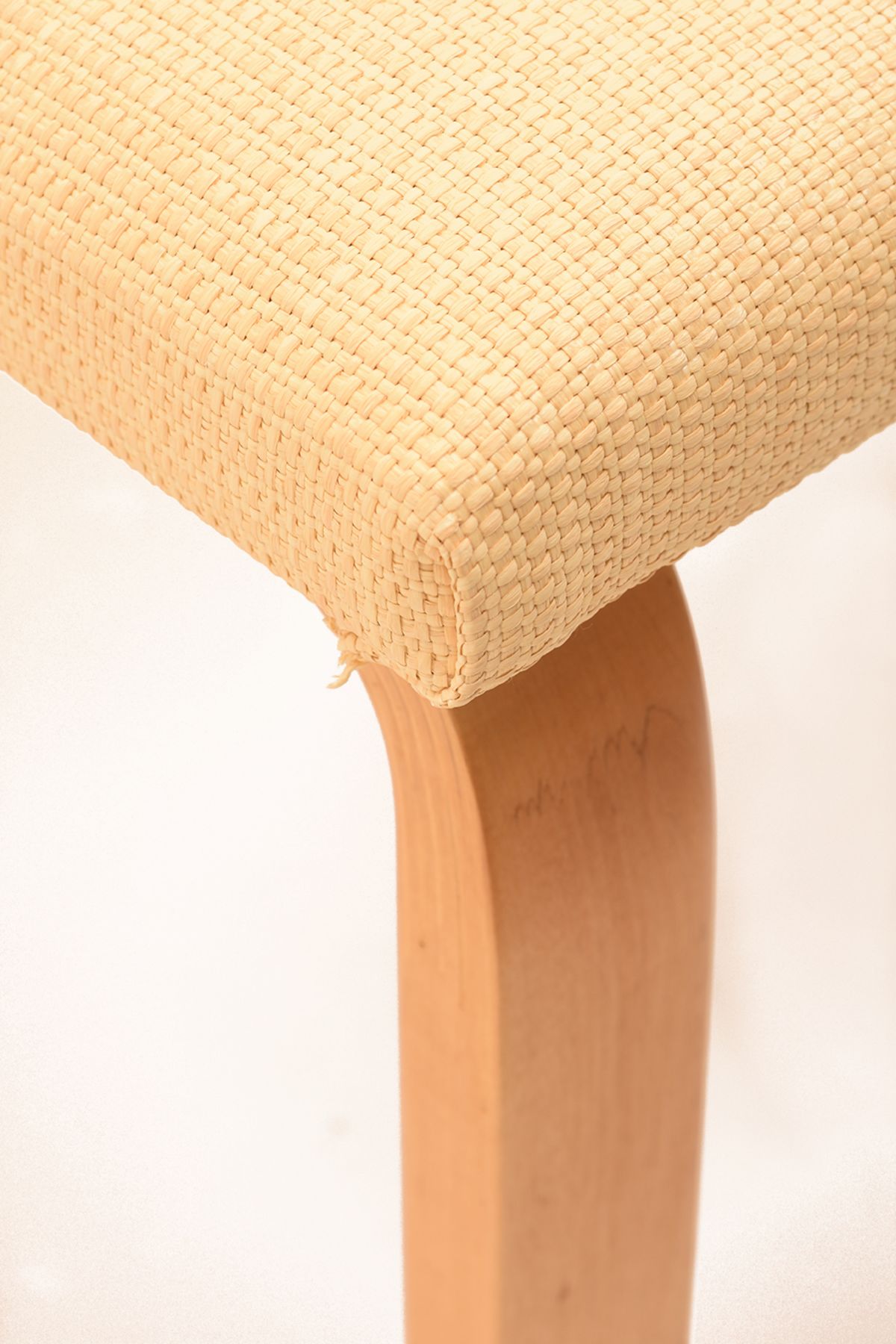 Alvar-Aalto_Bench-A_Detail-01