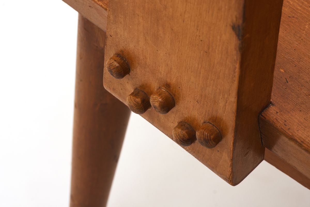 Finnish-Pine-Armchair_Detail-01