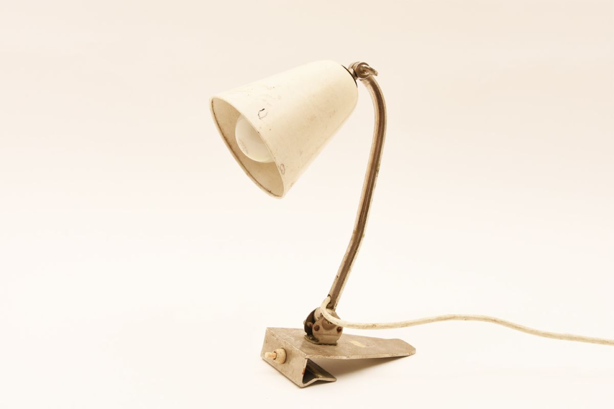 Alvar-Aalto_Bedside-Table-Lamp