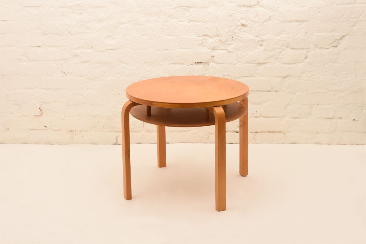 Alvar-Aalto_Club-Table-907B_Lacquared-Birch