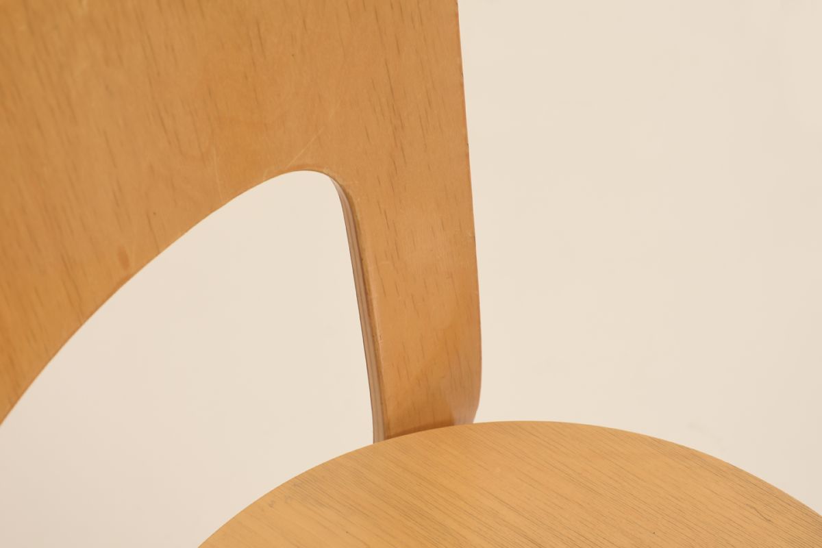 Alvar Aalto Chair 66 Birch Detail 02