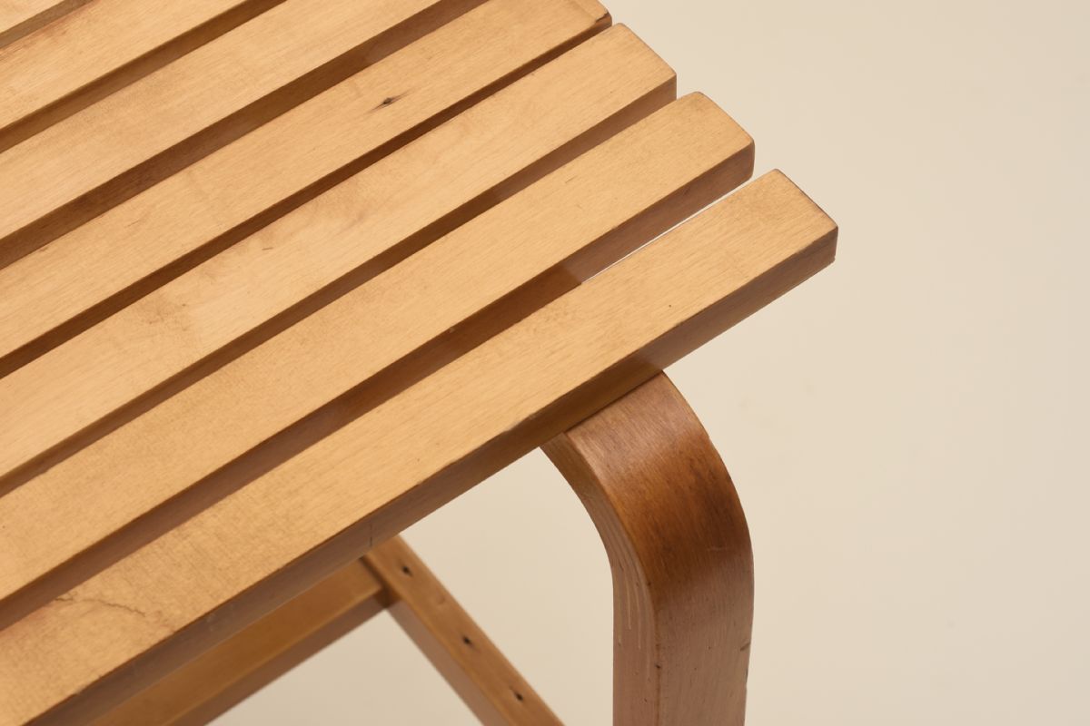 Alvar Aalto Bench Flower Stand Detail 01