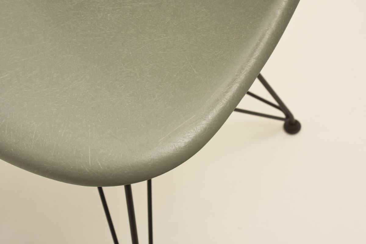 Charles Ray Eames Fiberglass Chair Green Detail 01