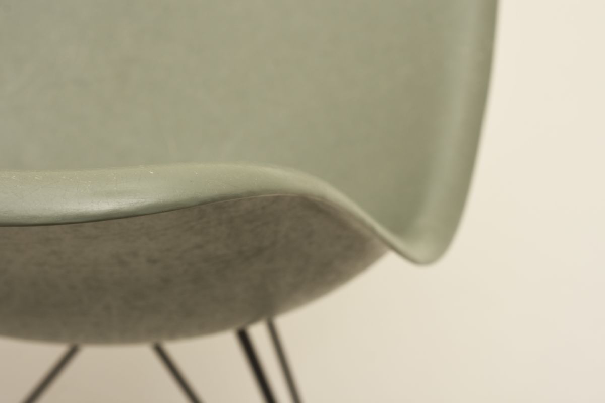 Charles Ray Eames Fiberglass Chair Green Detail 02