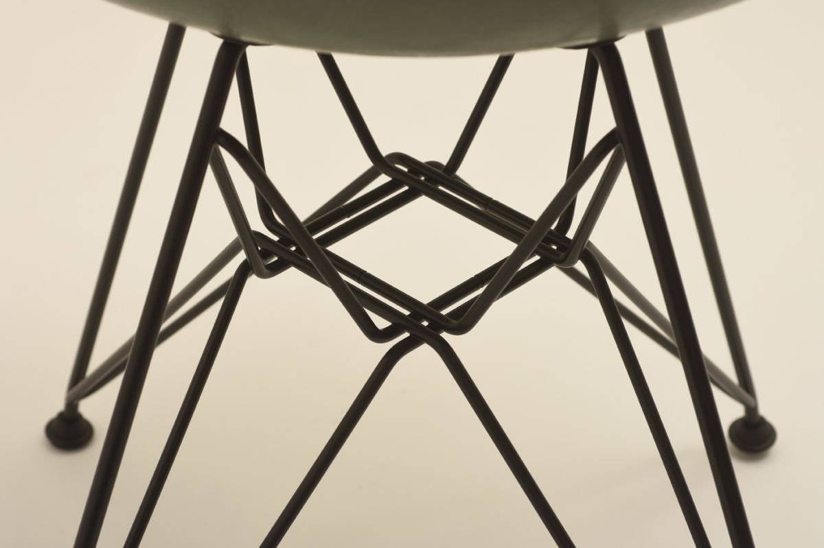 Charles Ray Eames Fiberglass Chair Green Detail 03