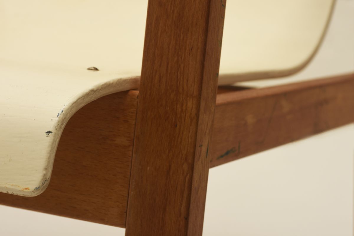 Alvar Aalto Hallway Chair Detail4