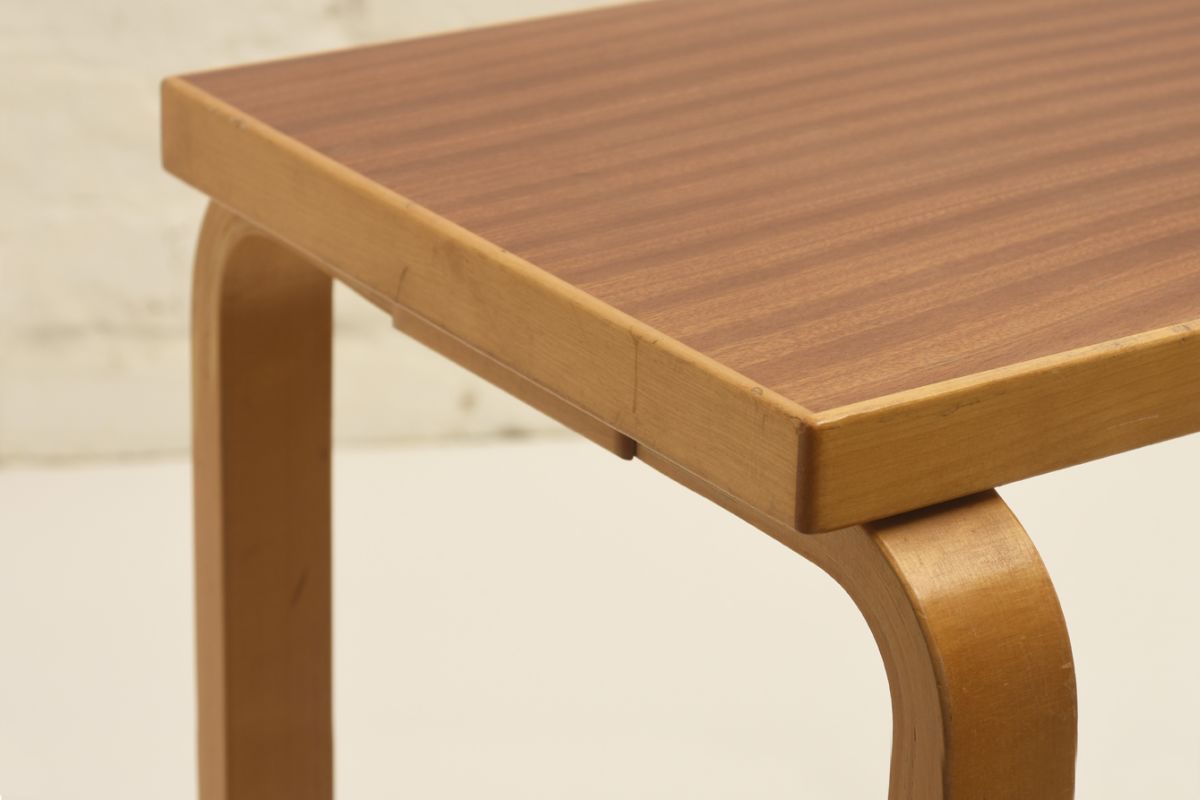 Aalto-Alvar_Small-Side-Table_detail1