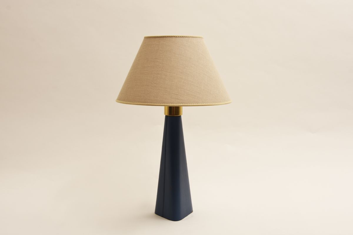 Pape-Lisa-Johansson_Table-lamp-blue