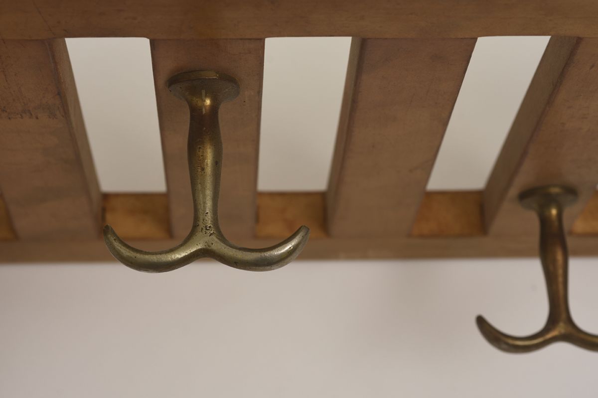 Aalto-Alvar-Coat_Rack_detail1