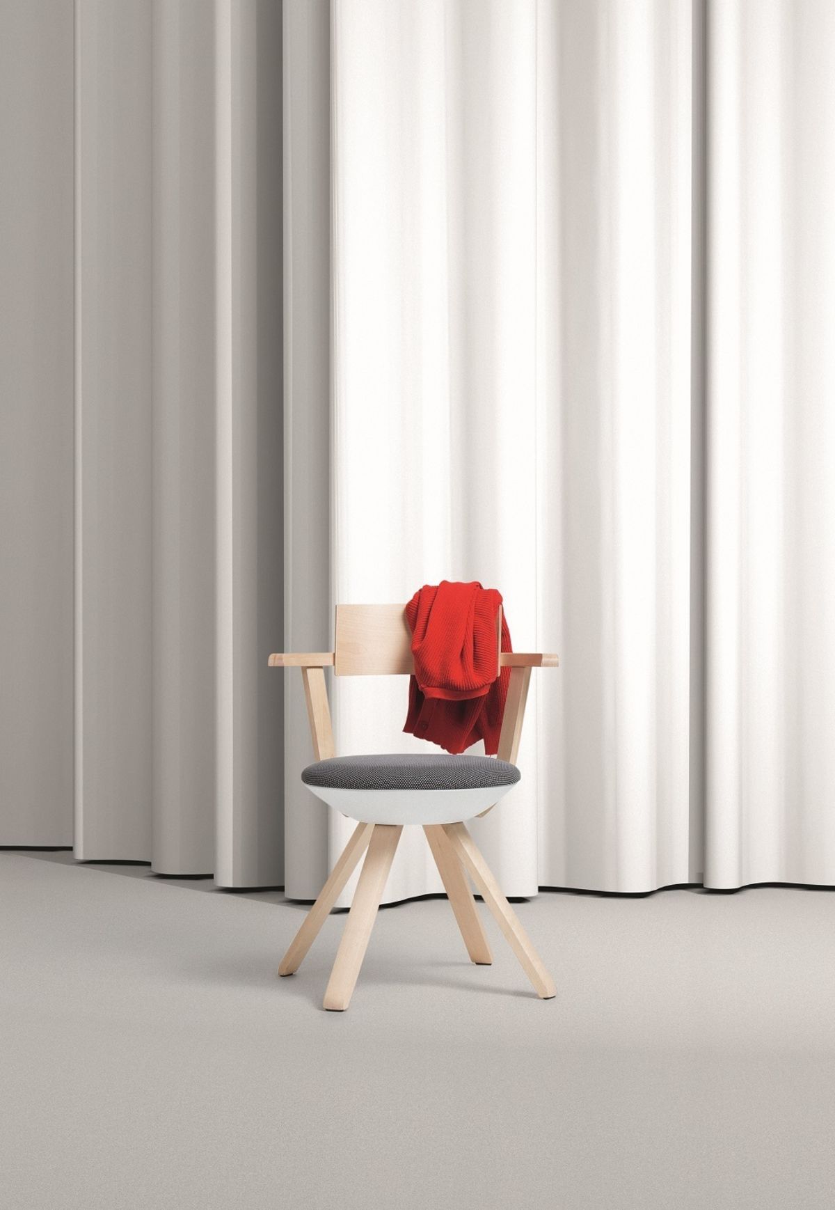 1835172_Rival-Chair-KG002-clear-lacquer_master