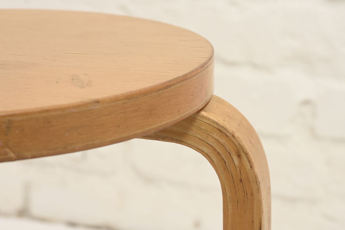 Aalto-Alvar-Stool60-birch_detail1