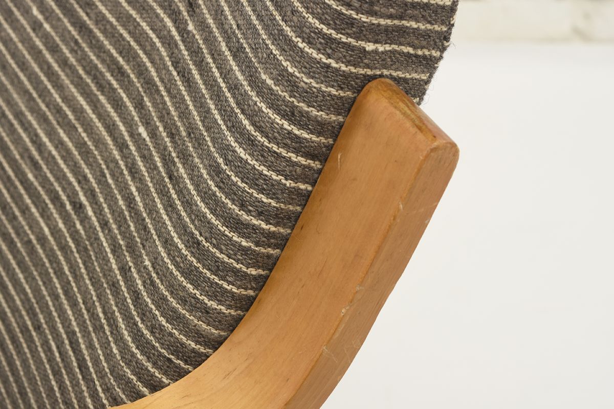 Aalto-Alvar-401-Armchair-gray-stripes_detail2