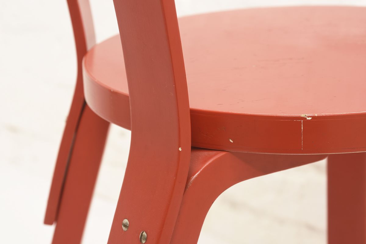 Aalto-Alvar-Chair65-Red-Painted_detai4