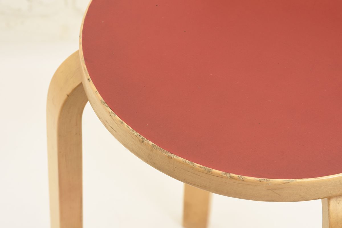 Aalto-Alvar-K65-Red-Linolium_detail3