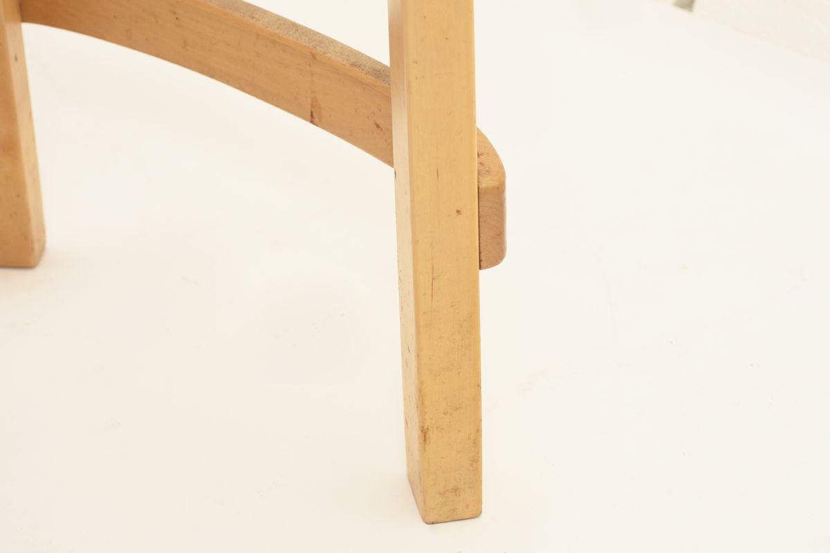 Aalto-Alvar-K65-Red-Linolium_detail6