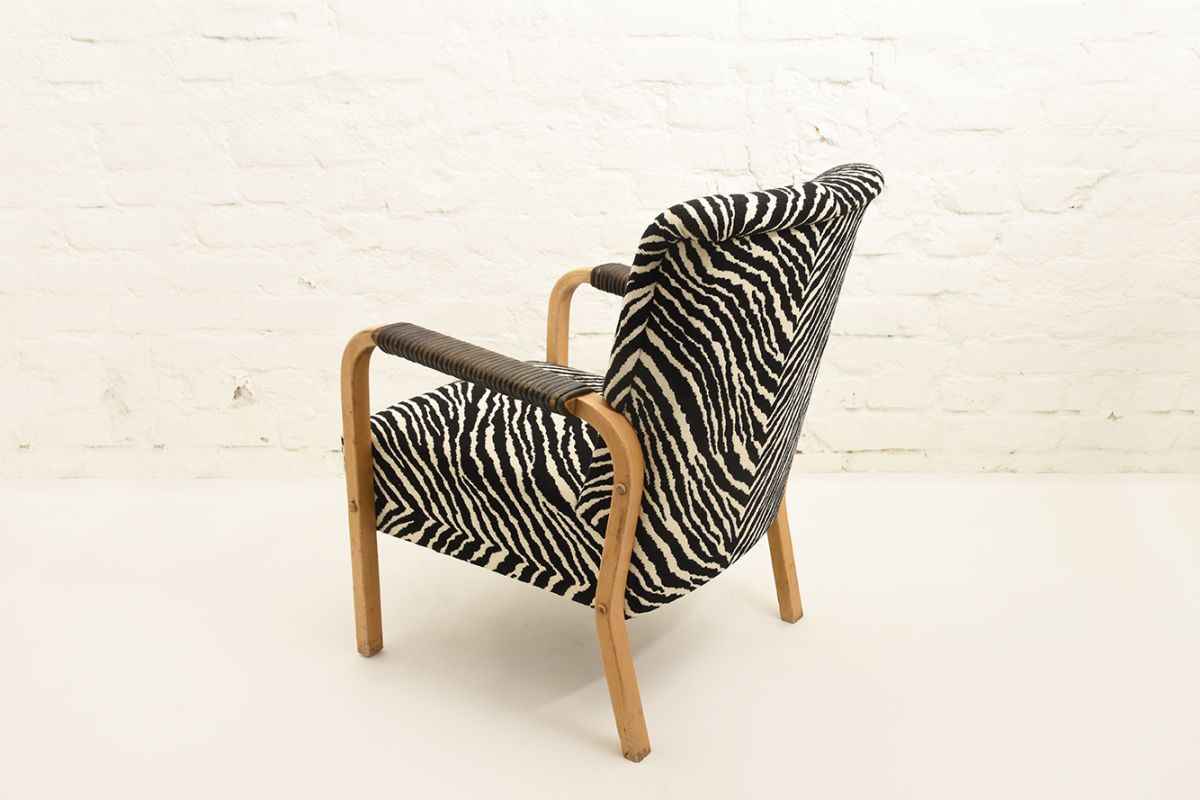 Aalto-Alvar-Armchair-47-Zebra_back