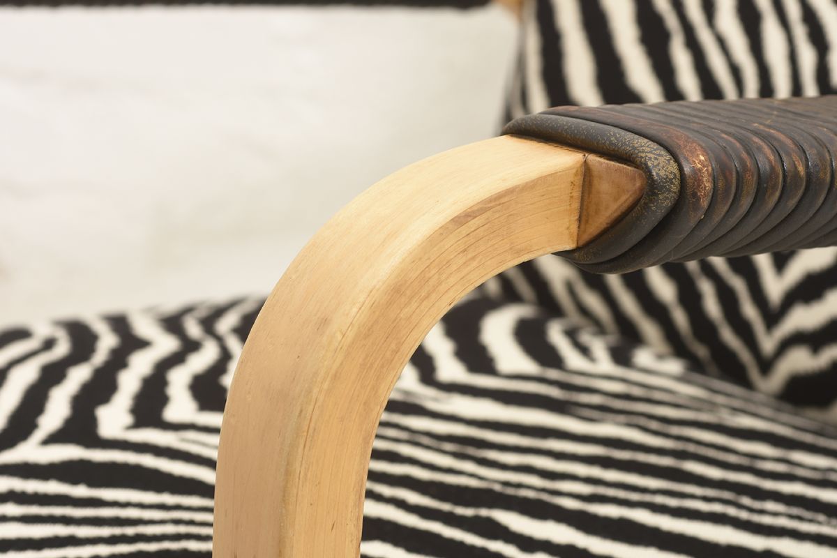 Aalto-Alvar-Armchair-47-Zebra_detai4