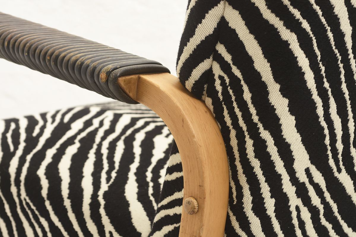 Aalto-Alvar-Armchair-47-Zebra_detai5