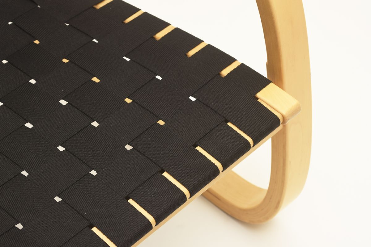 Aalto-Alvar-Armchair406-Black-Webbing_detail4