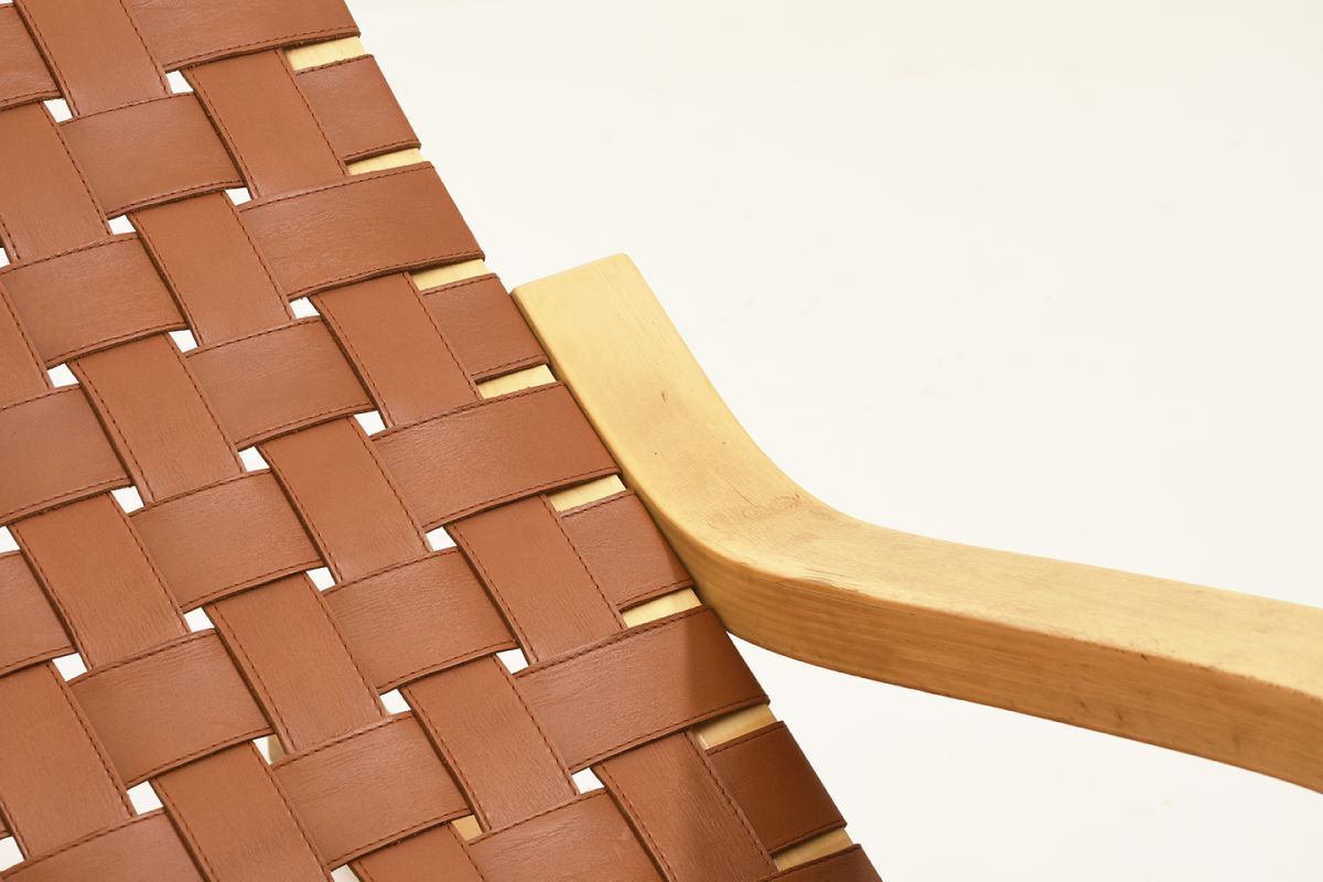 Aalto-Alvar-Lounge-Chair-43-Leather-belt_detail3