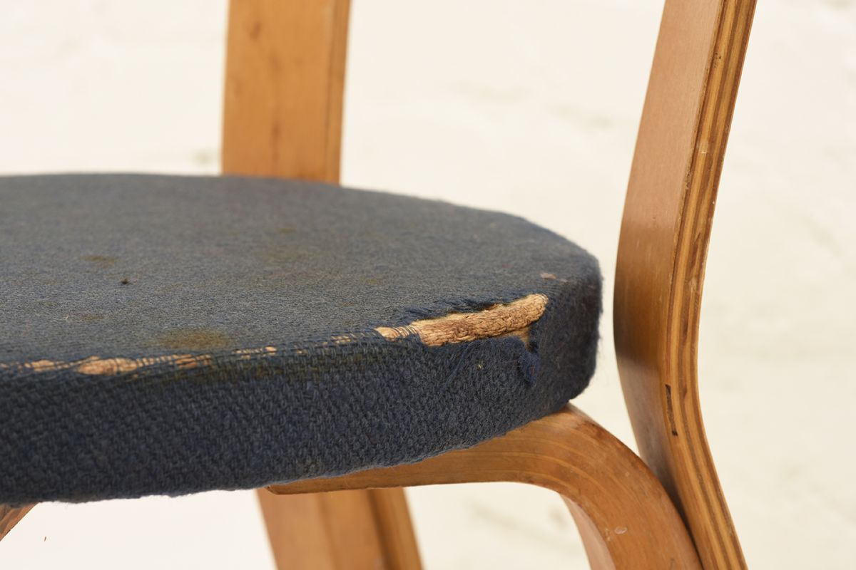 Aalto-Alvar-Chair65-Original-Dark-Blue_detail4