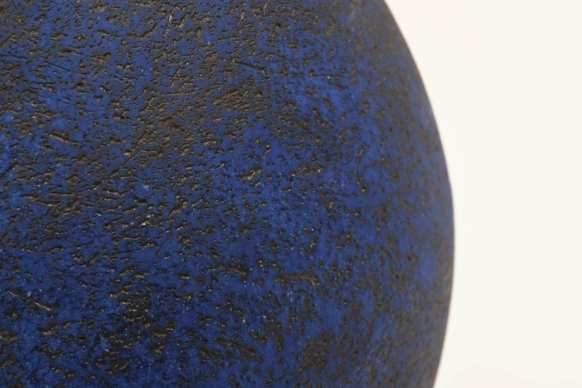 Weckman-Irma-Ceramic-Big-Egg_detail1