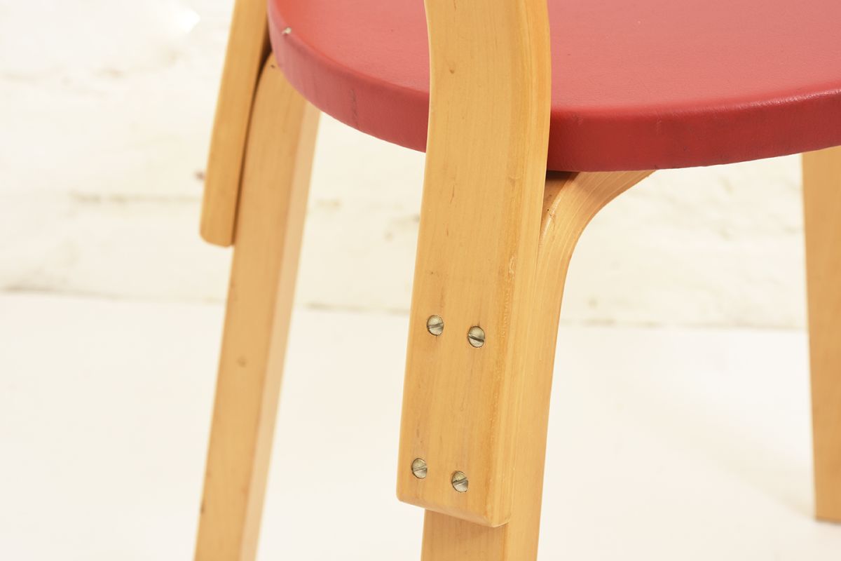 Aalto-Alvar-Chair-66-Red-Vinyl-Seat_detail3