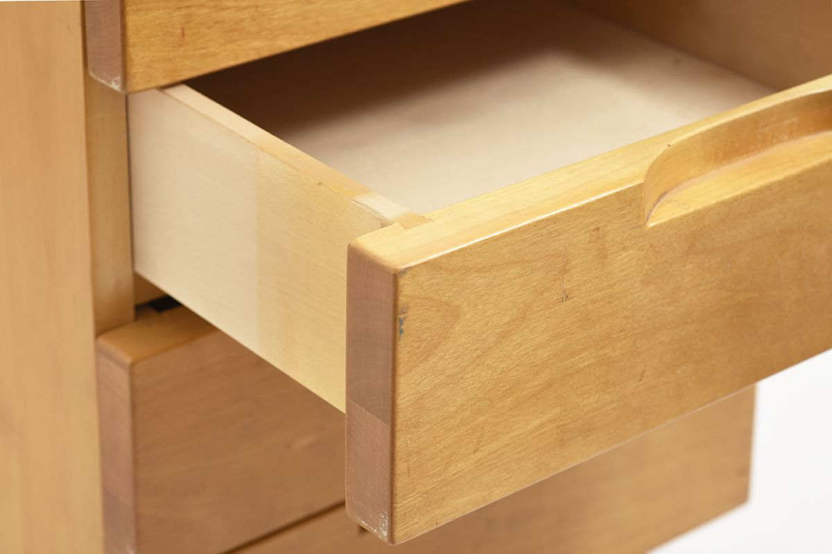 Aalto-Alvar-Wooden-Drawer-with-Lock_detail4