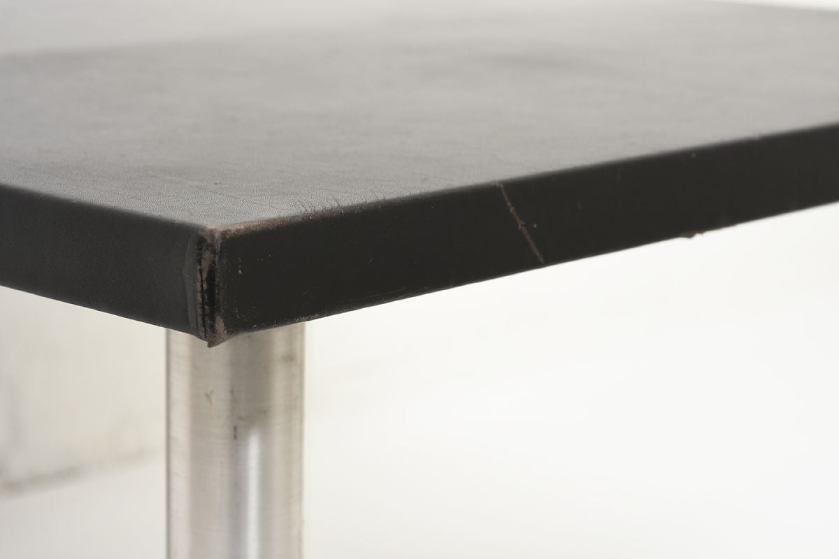 Kukkapuro-Yrjö-Leather-Top-Coffee-Table_detai4