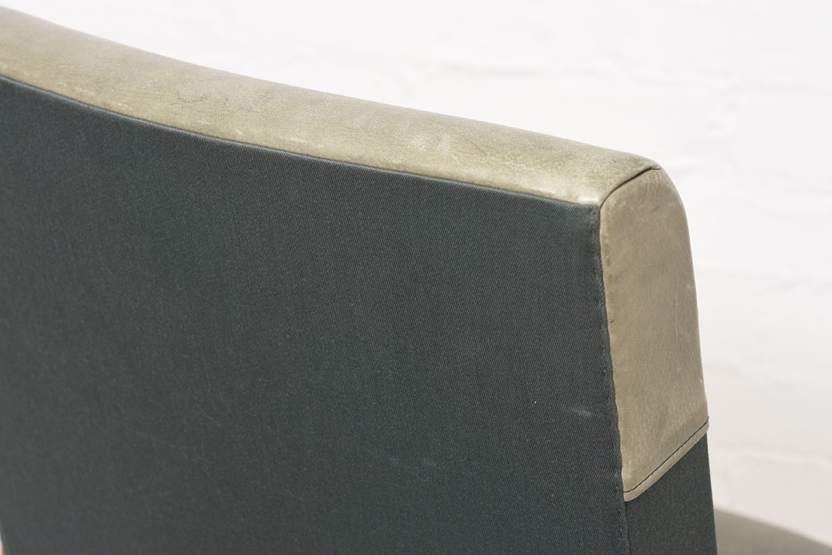 Aalto-Alvar-Armchair-Green-Leather-Fabric_detail2