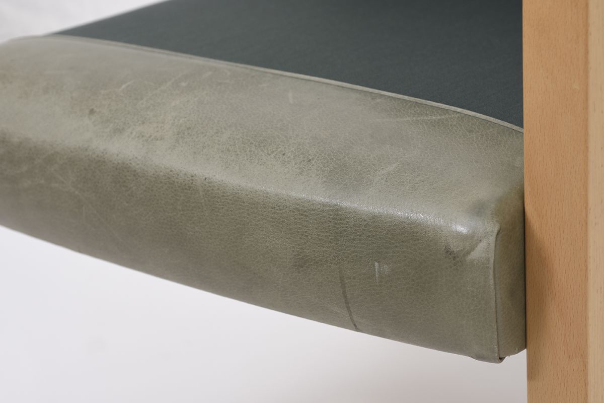 Aalto-Alvar-Armchair-Green-Leather-Fabric_detail6
